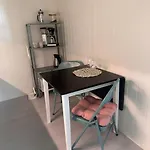 Studioleilighet Sentralt I Med Eget Soverom *