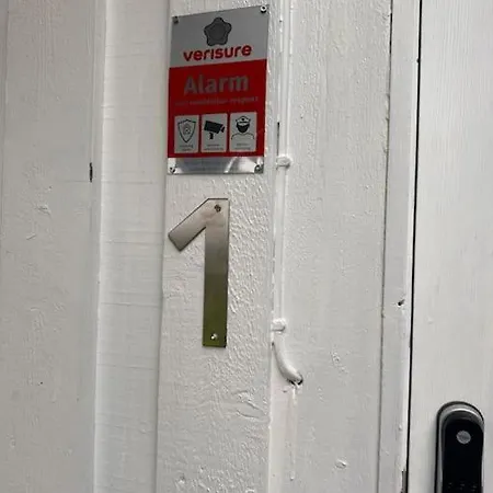 Studioleilighet Sentralt I Med Eget Soverom Alta