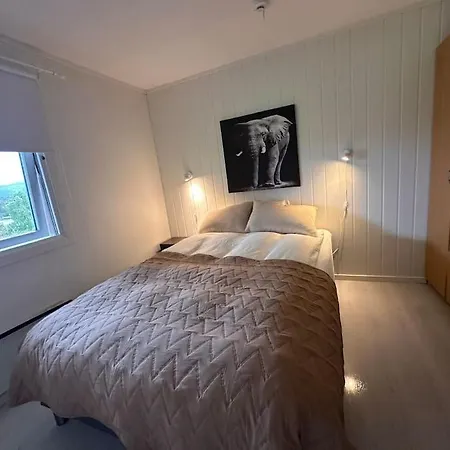 Studioleilighet Sentralt I Med Eget Soverom Apartman Alta